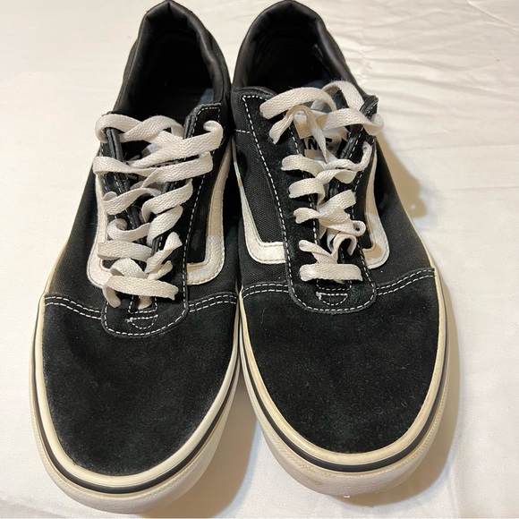 Vans men’s tennis shoes black/white size 8.5 - Picture 2 of 12
